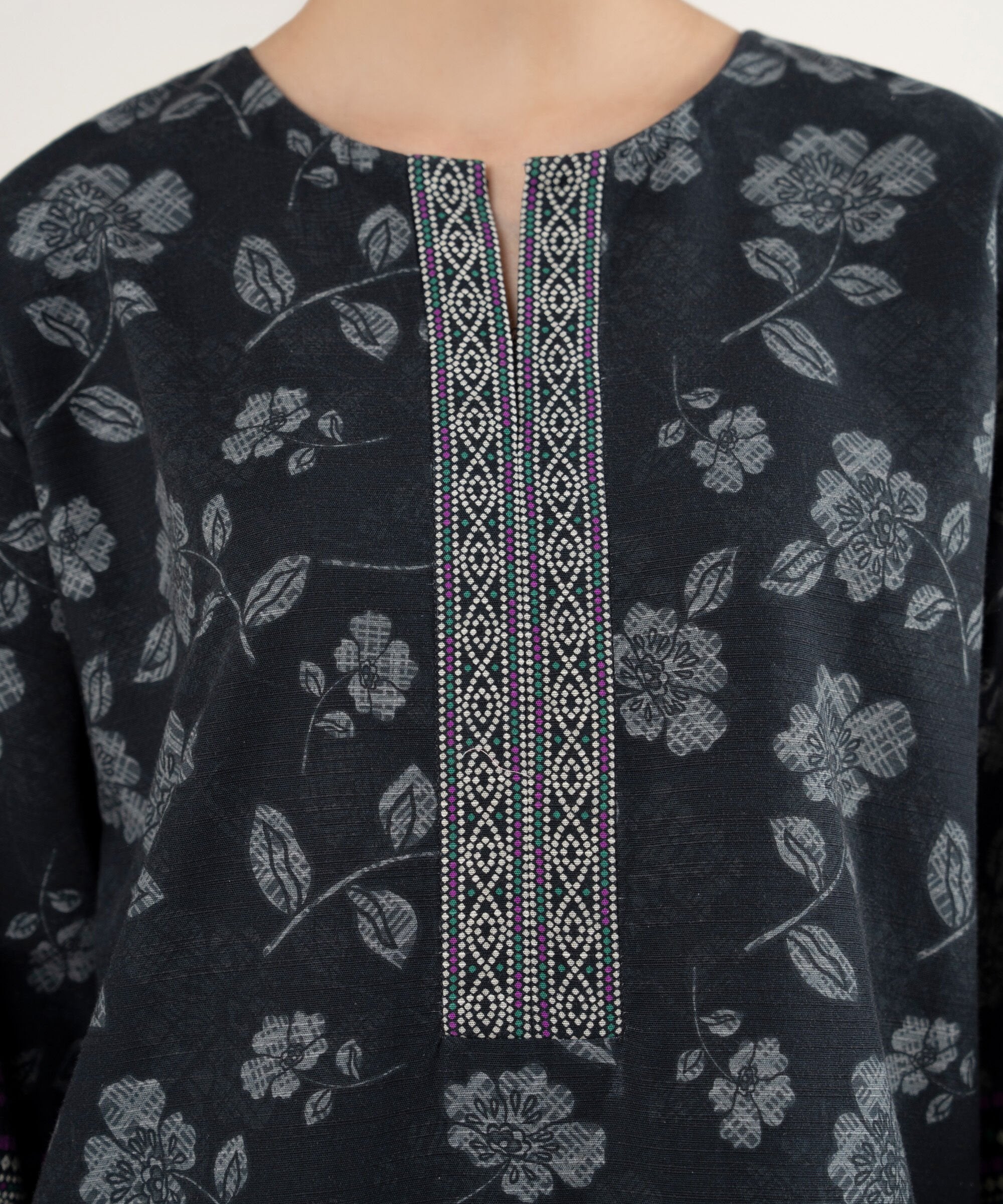3 Piece - Printed Khaddar Suit