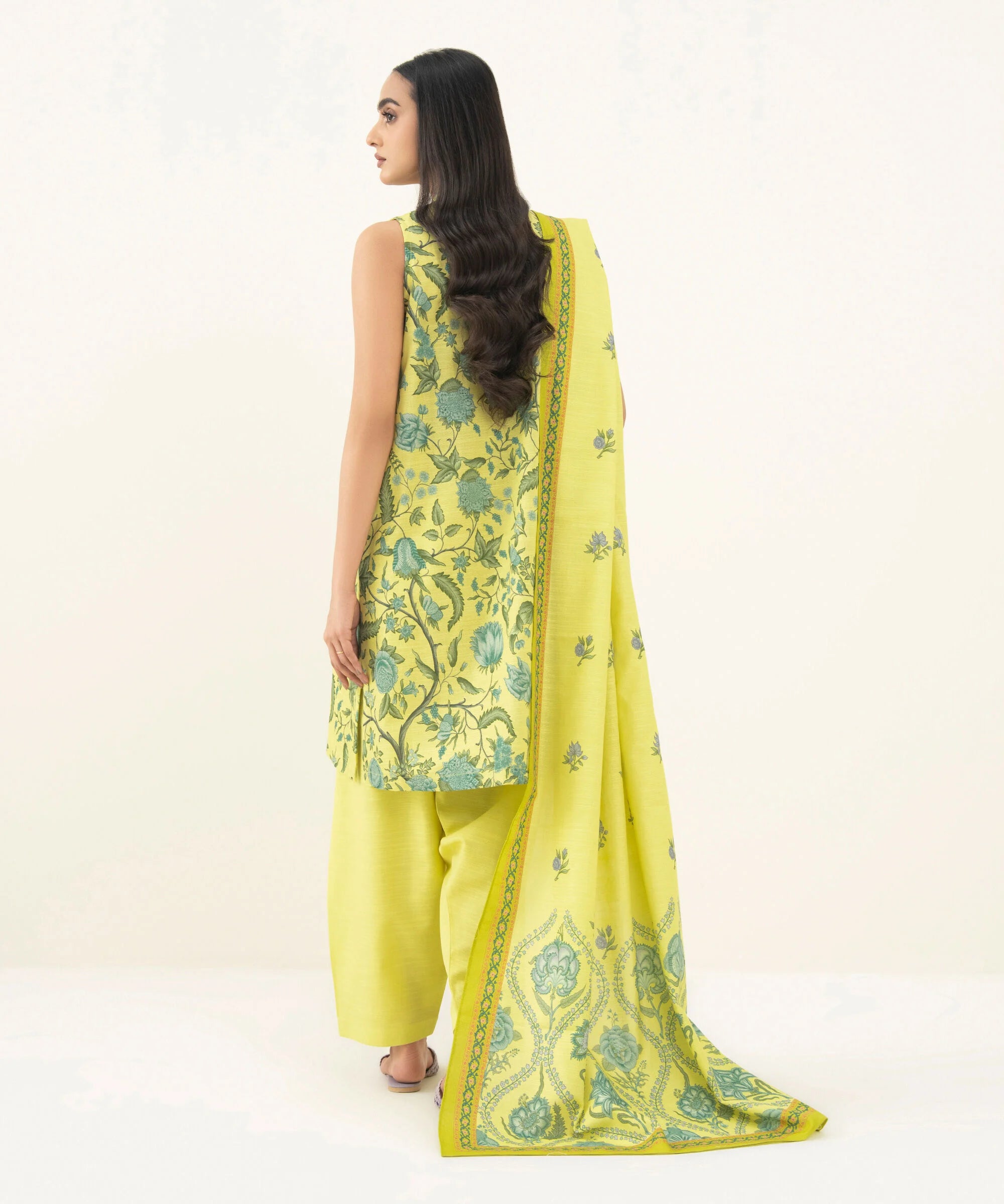 3 Piece - Printed Khaddar Suit