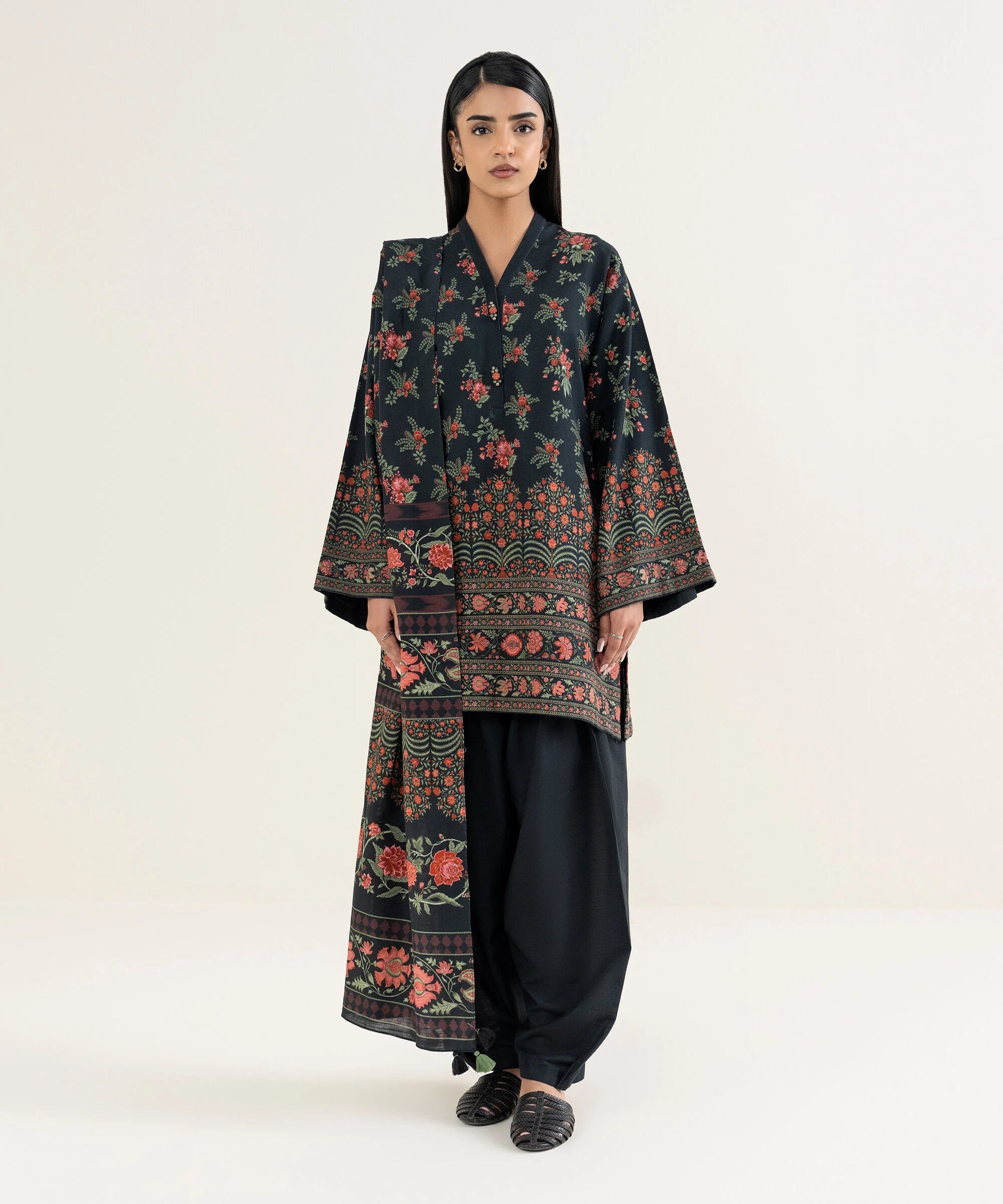 3 Piece - Printed Khaddar Suit