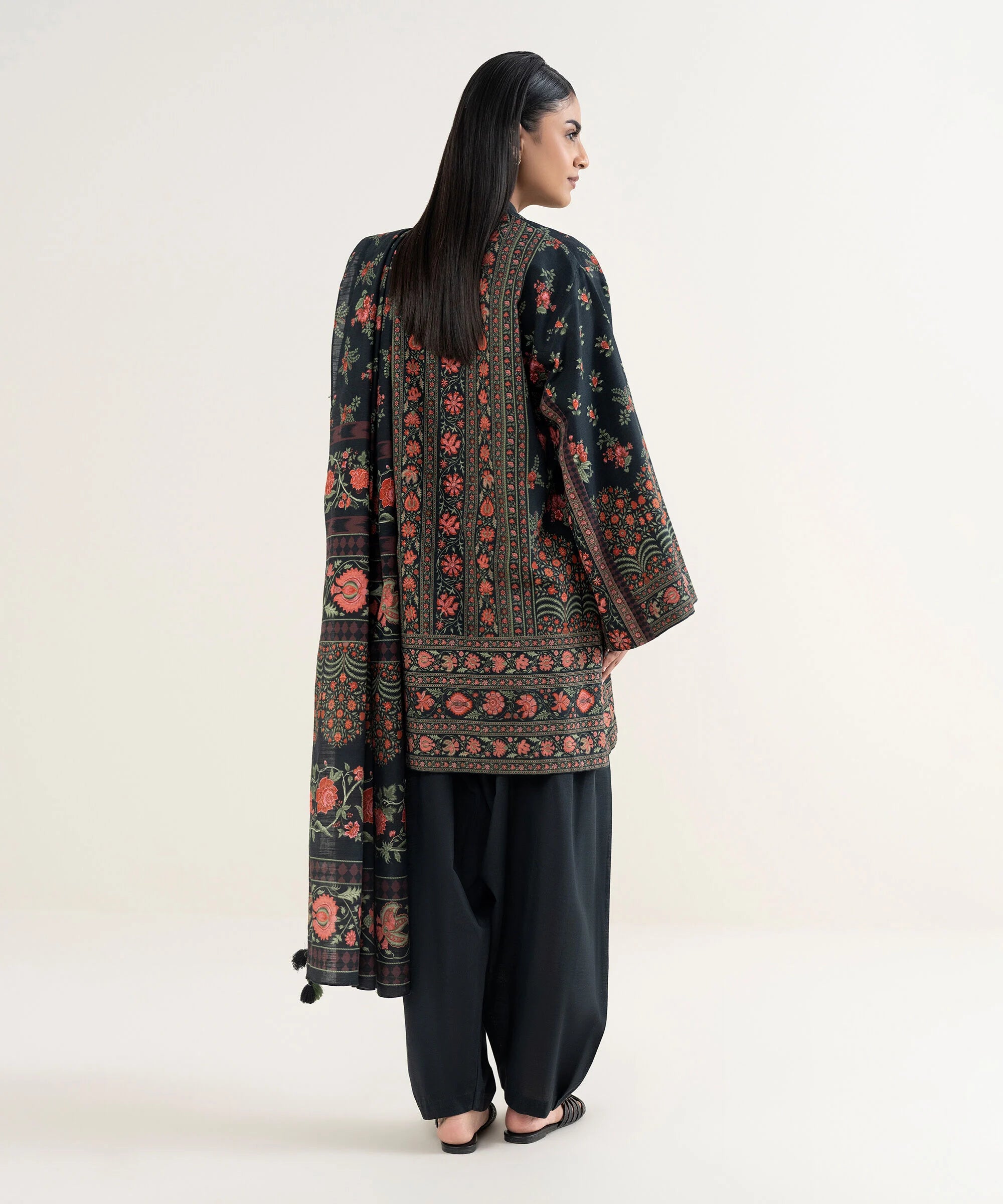 3 Piece - Printed Khaddar Suit
