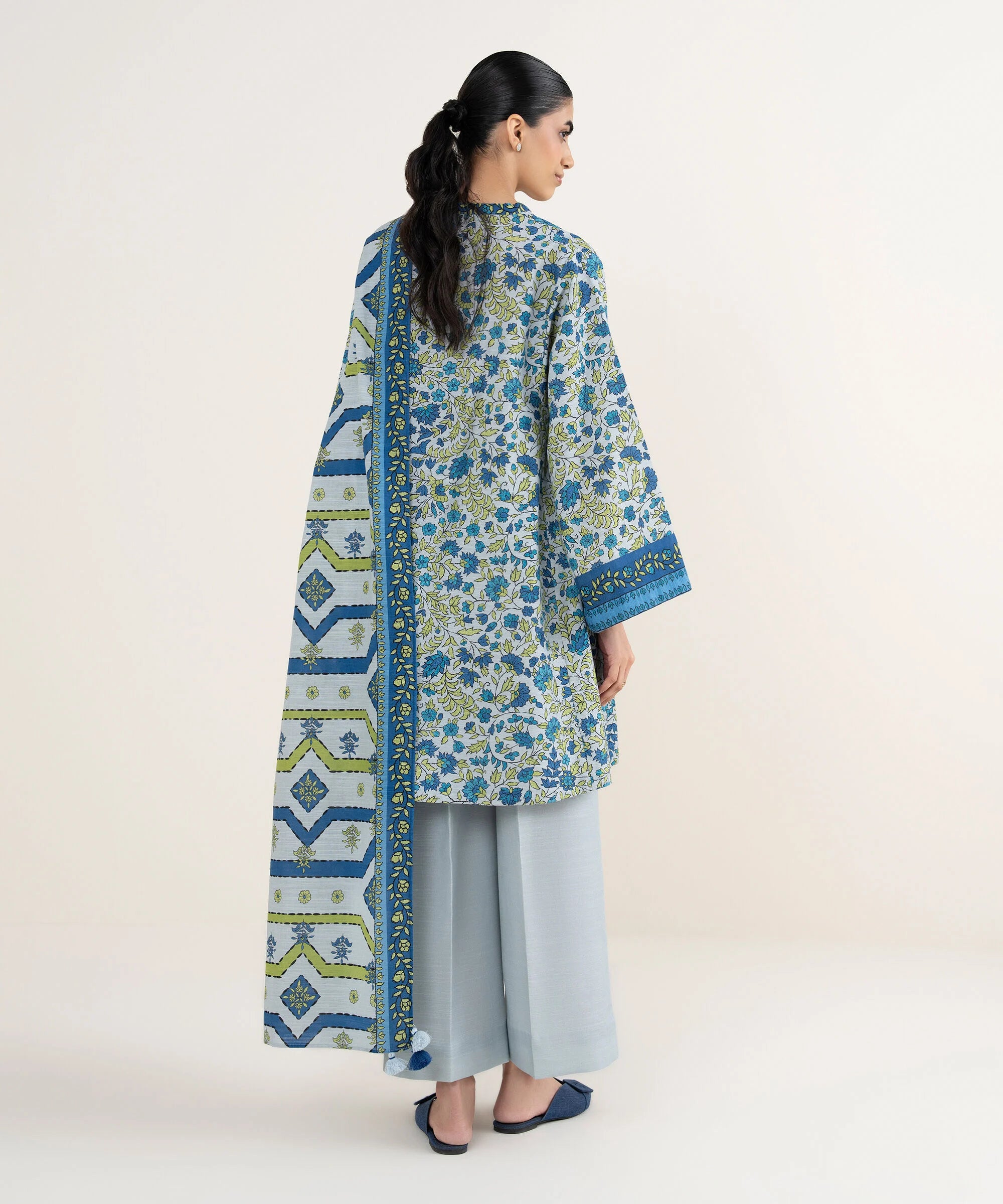 3 Piece - Printed Khaddar Suit