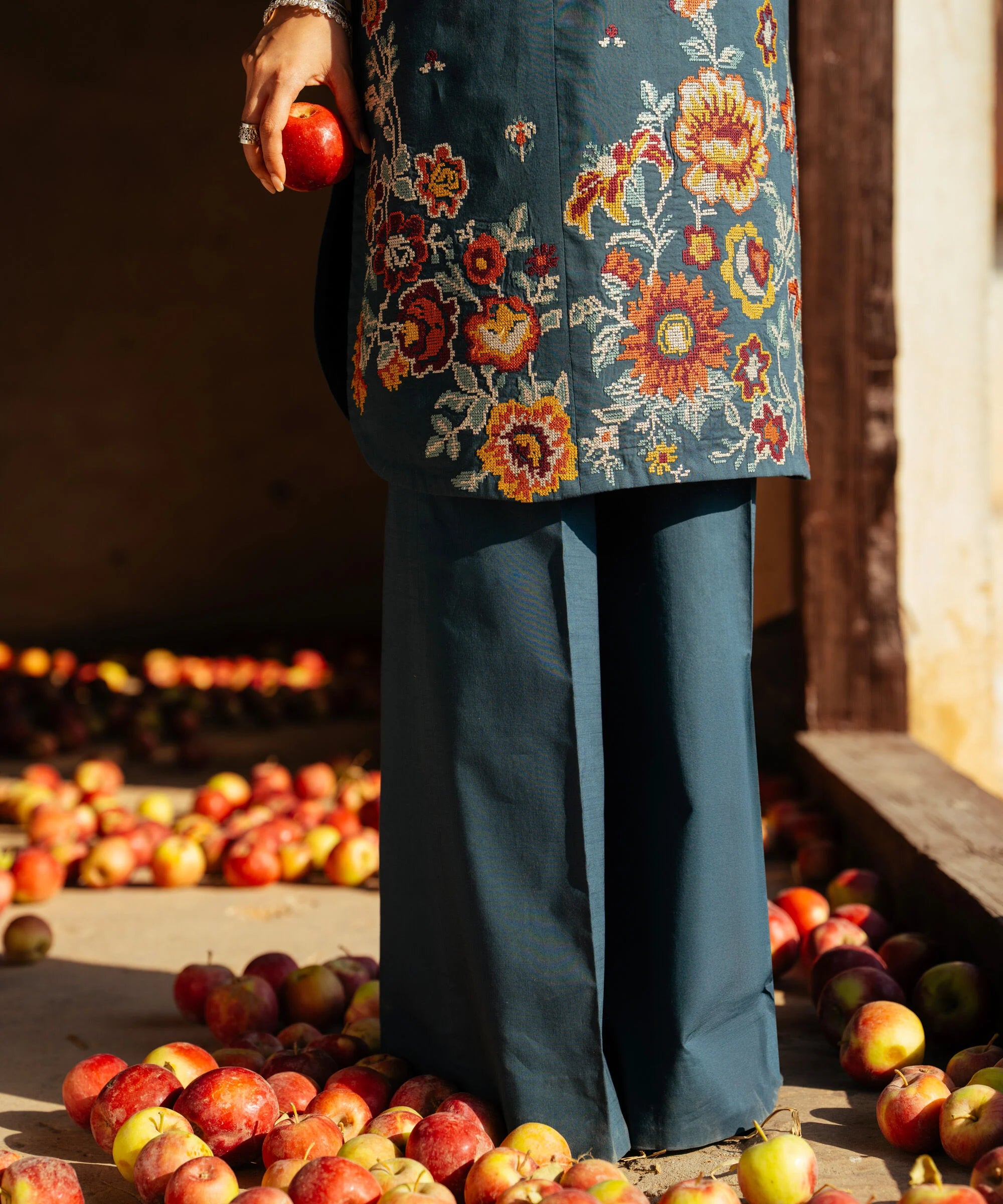 3 Piece - Embroidered Crosshatch Suit